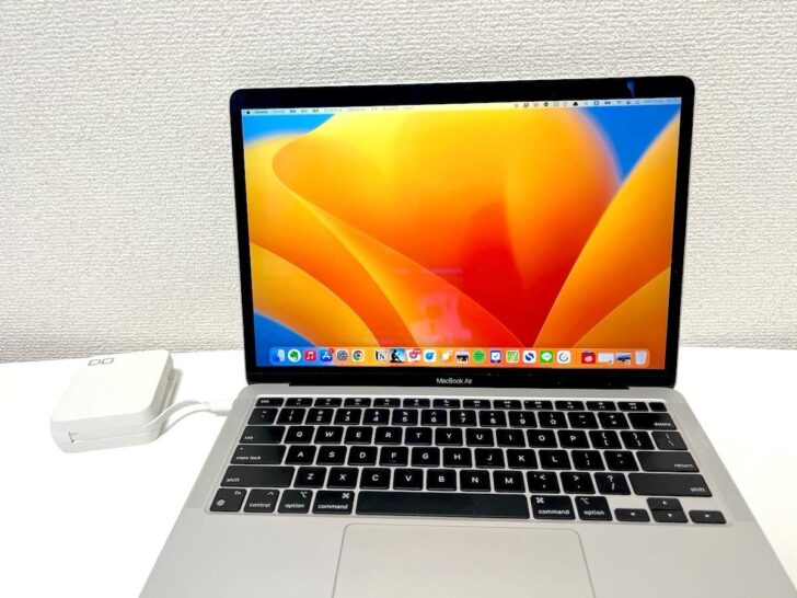 最大35Wの出力でMacBook Airの予備バッテリーとしても使える