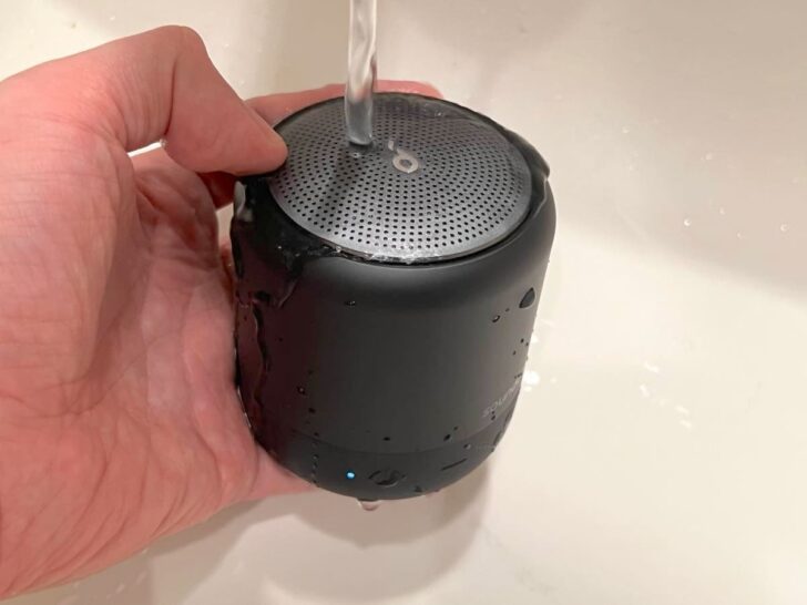 IPX7の防水規格に対応したAnker Soundcore Mini 3