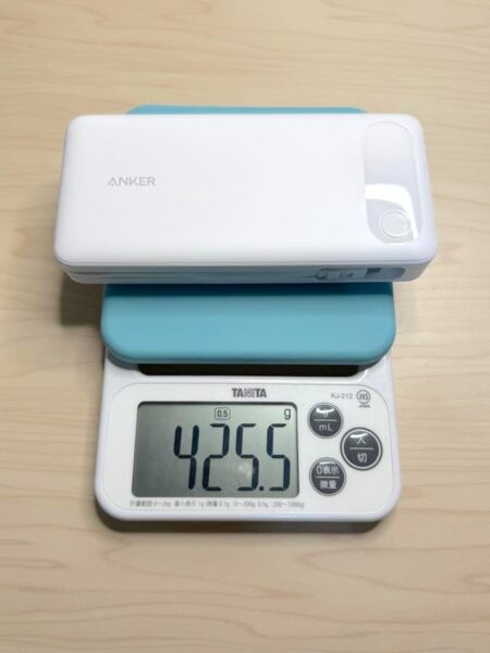重量439gはスマホ2台分